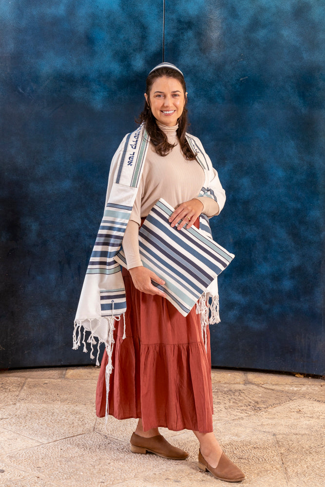 Embroidered Tallit Set with Blessing on Atara - 21 inch
