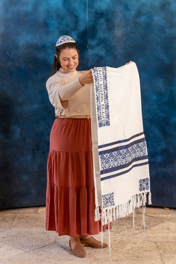 Silk Embroidered Tallit Set - Blue Oriental Pattern