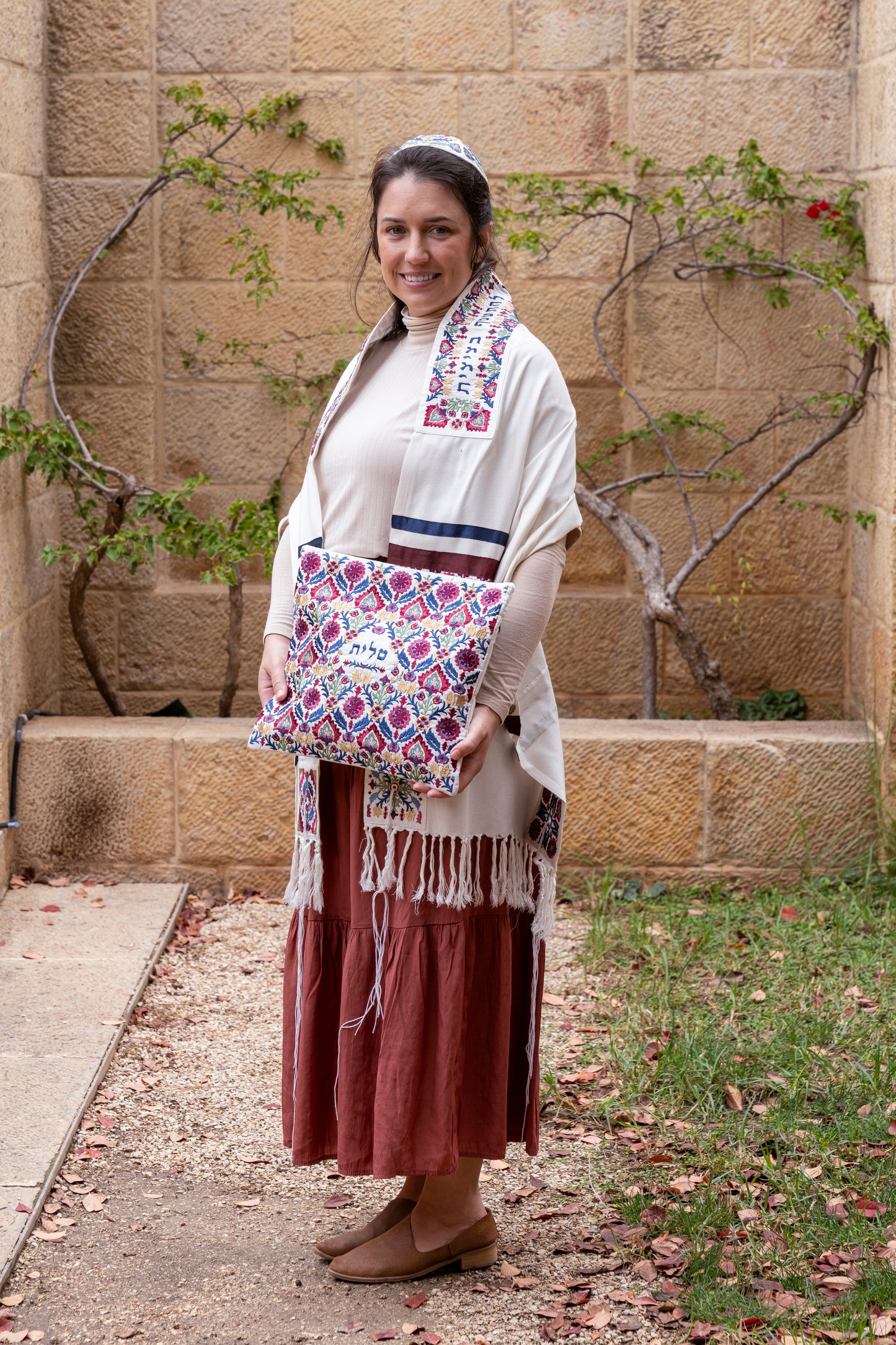 Silk Embroidered Tallit Set - Multicolored Oriental Pattern